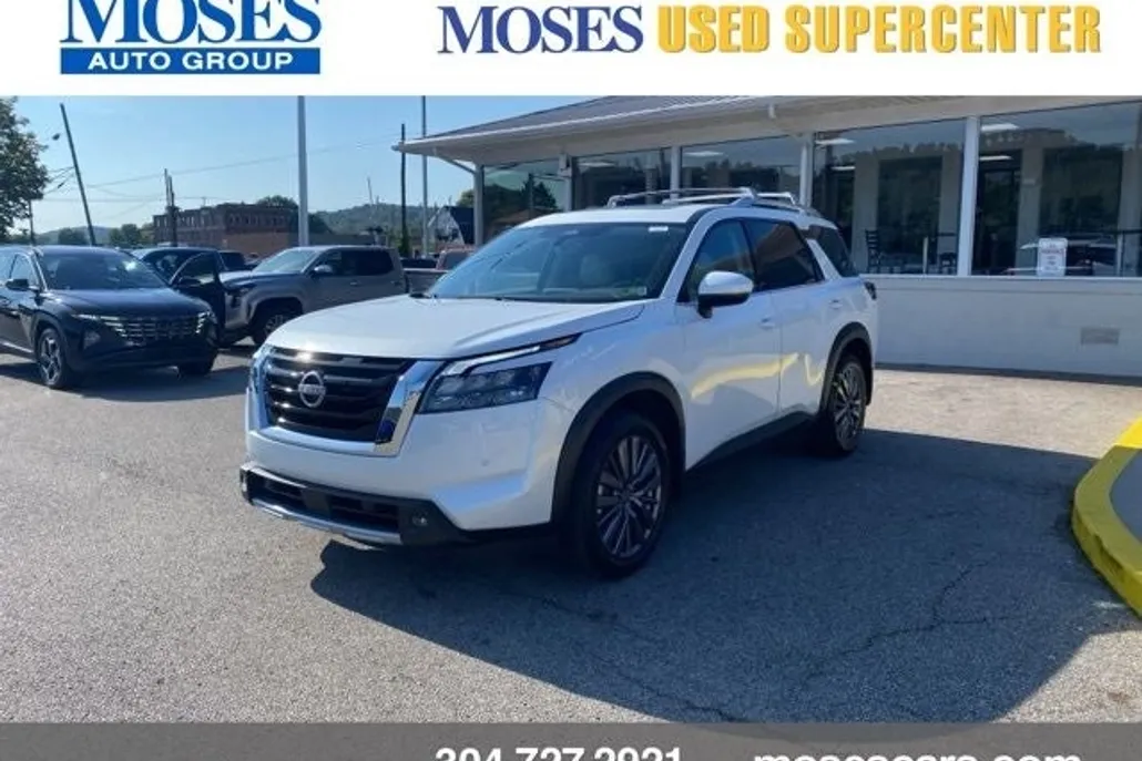2025 Nissan Pathfinder SL photo 1