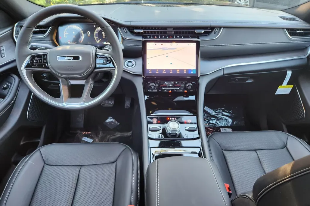 2025 Jeep Grand Cherokee Overland photo 1