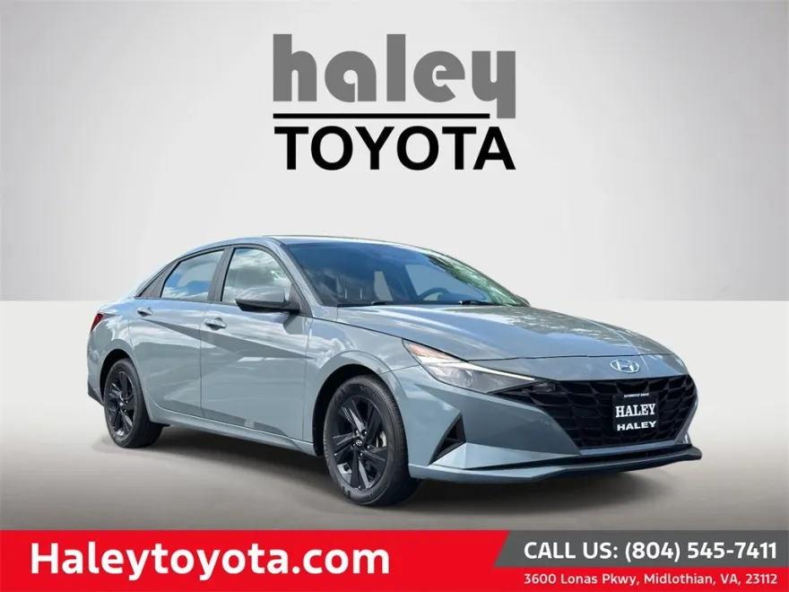 2022 Hyundai Elantra SEL photo 1
