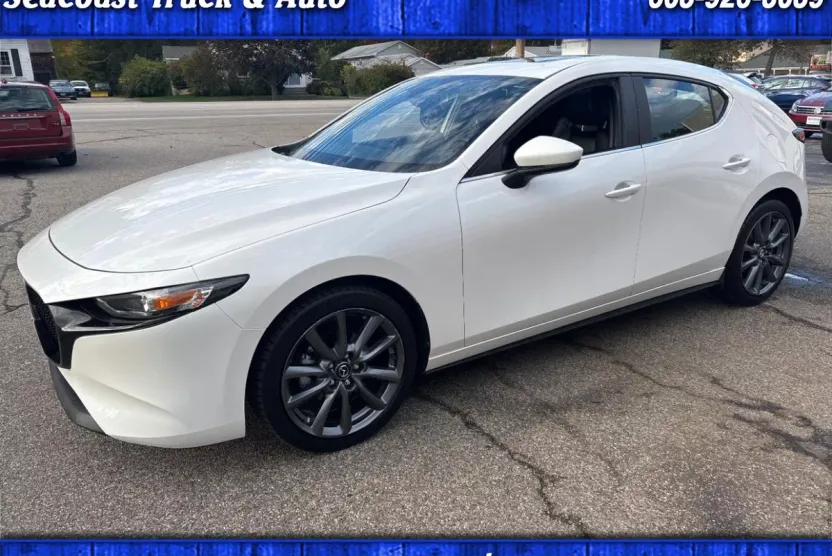 2022 Mazda Mazda3 Preferred Hatchback photo 1