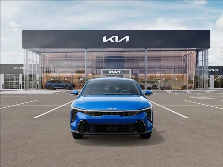 2025 Kia K4 GT-Line photo 1