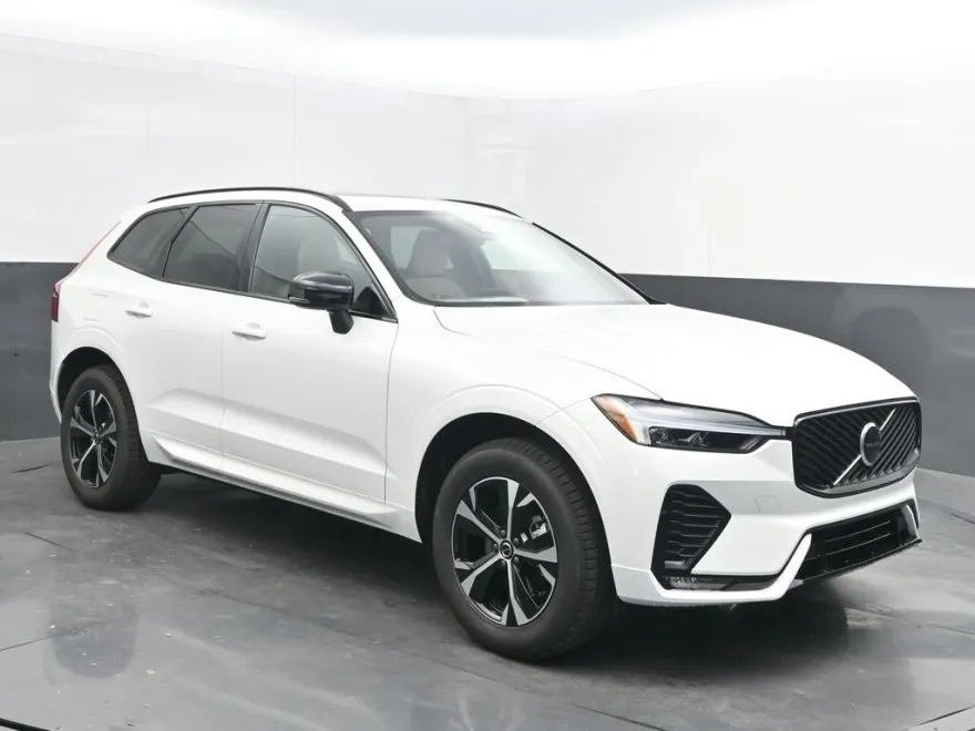 2026 Volvo XC60 B5 Core photo 1