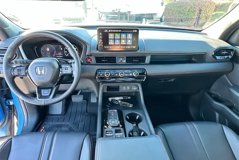 2024 Honda Pilot TrailSport photo 1