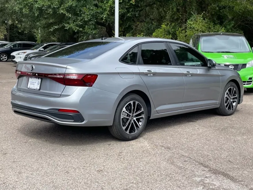 2026 Volkswagen Jetta Sport photo 1