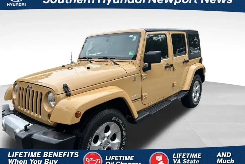 2013 Jeep Wrangler Unlimited Sahara photo 1