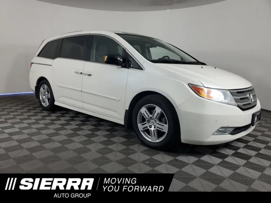 2013 Honda Odyssey Touring Elite photo 1