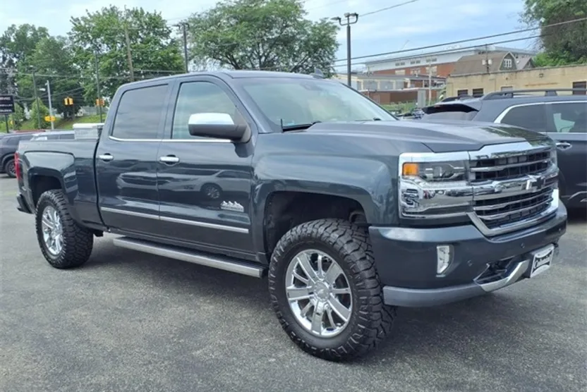 2018 Chevrolet Silverado 1500 High Country photo 1