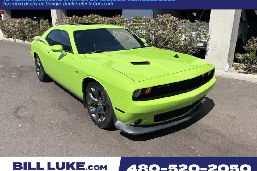 2015 Dodge Challenger SXT Plus photo 1