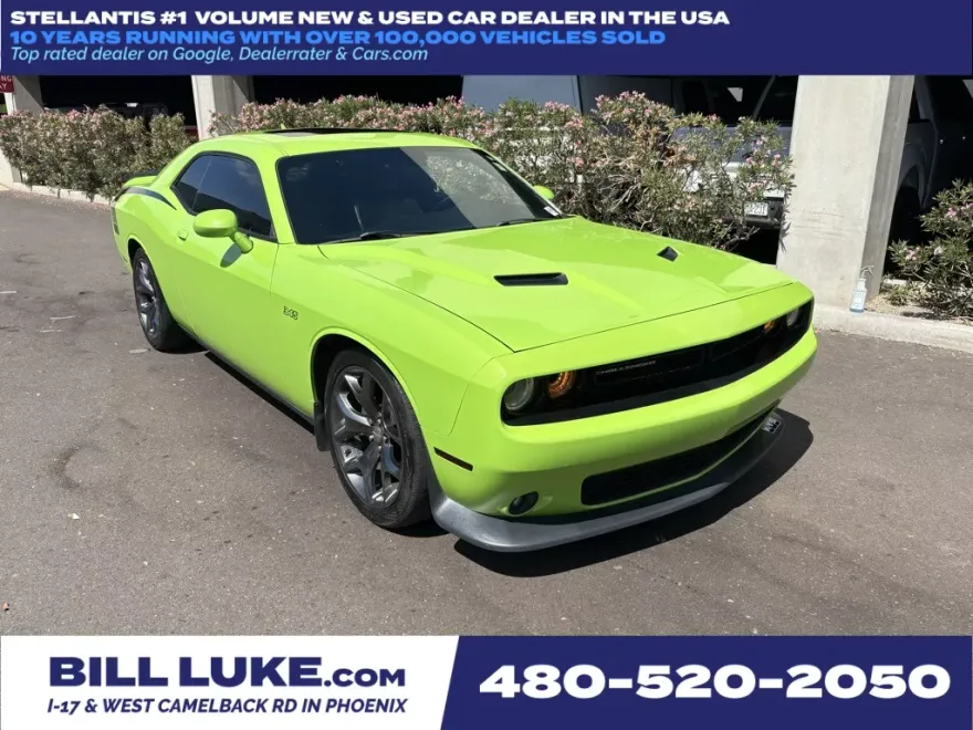 2015 Dodge Challenger SXT Plus photo 1