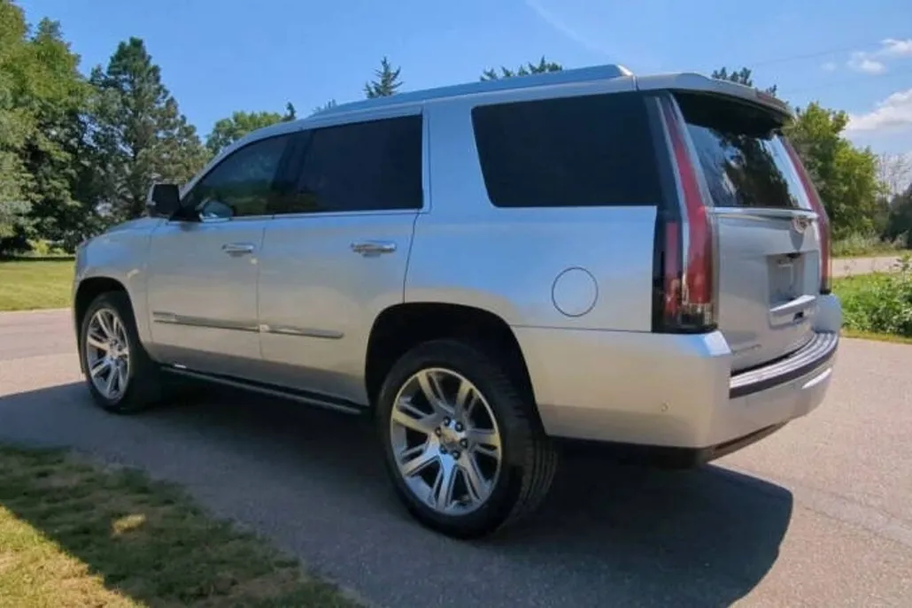 2020 Cadillac Escalade Premium Luxury photo 1