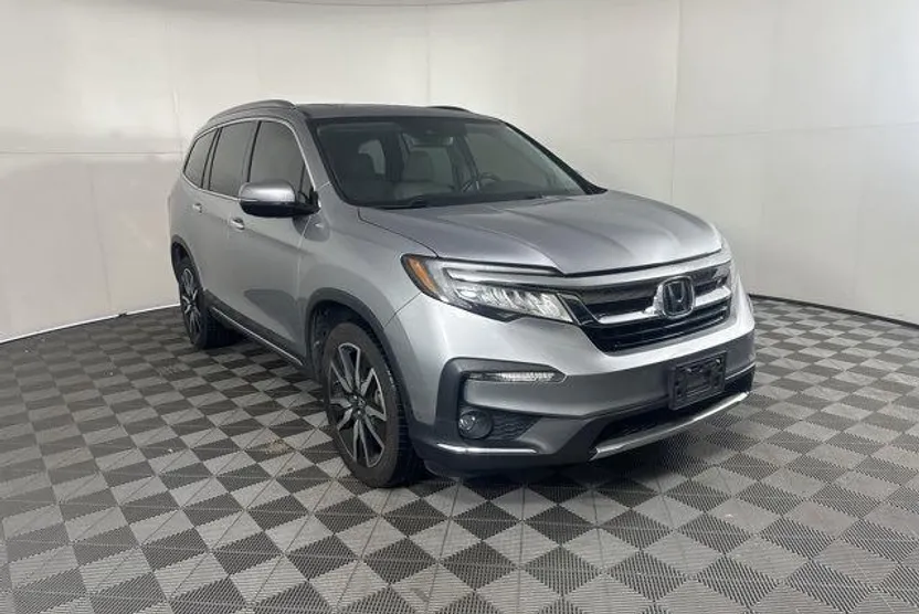 2019 Honda Pilot Touring photo 1