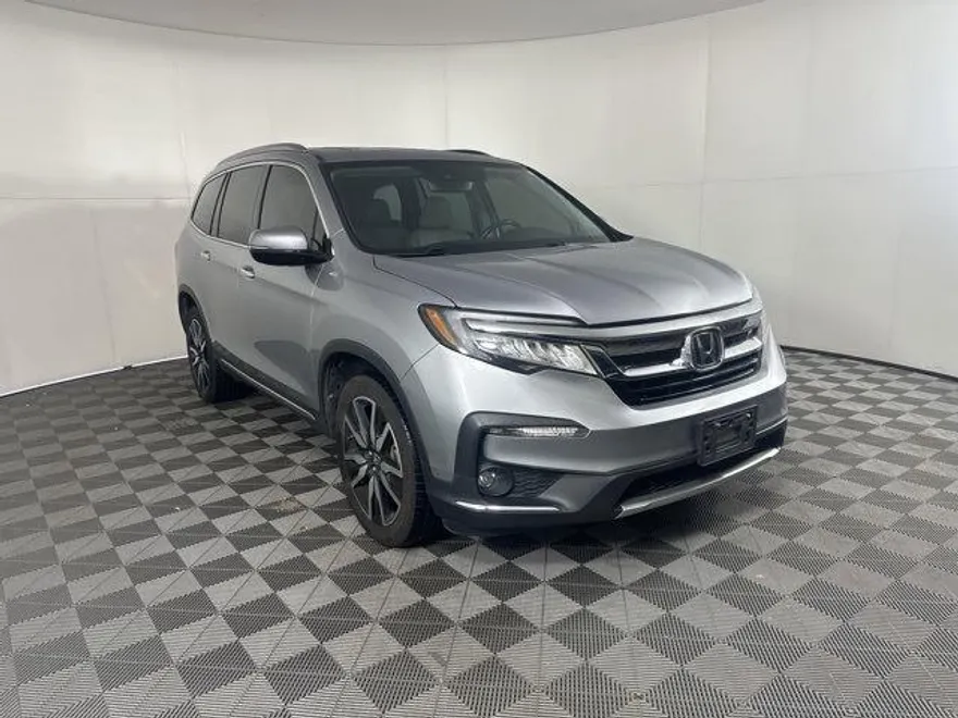 2019 Honda Pilot Touring photo 1