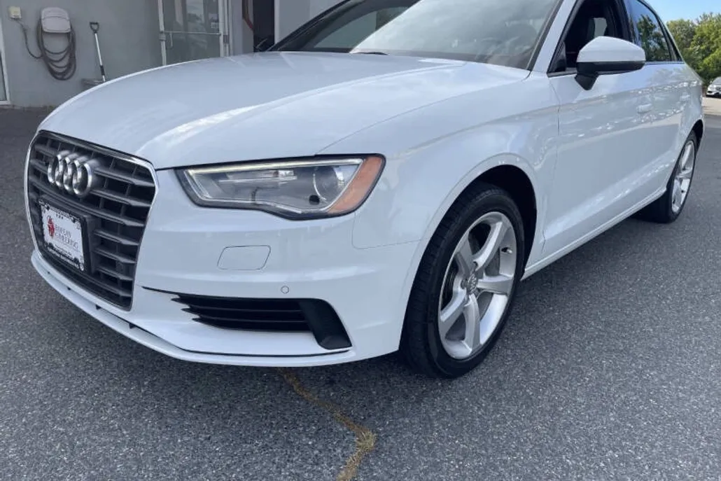 2016 Audi A3 2.0T Quattro Premium photo 1