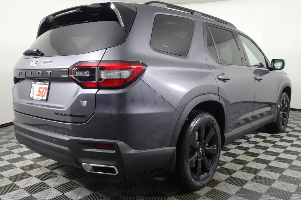 2025 Honda Pilot Black Edition photo 1