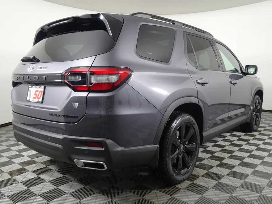2025 Honda Pilot Black Edition photo 1