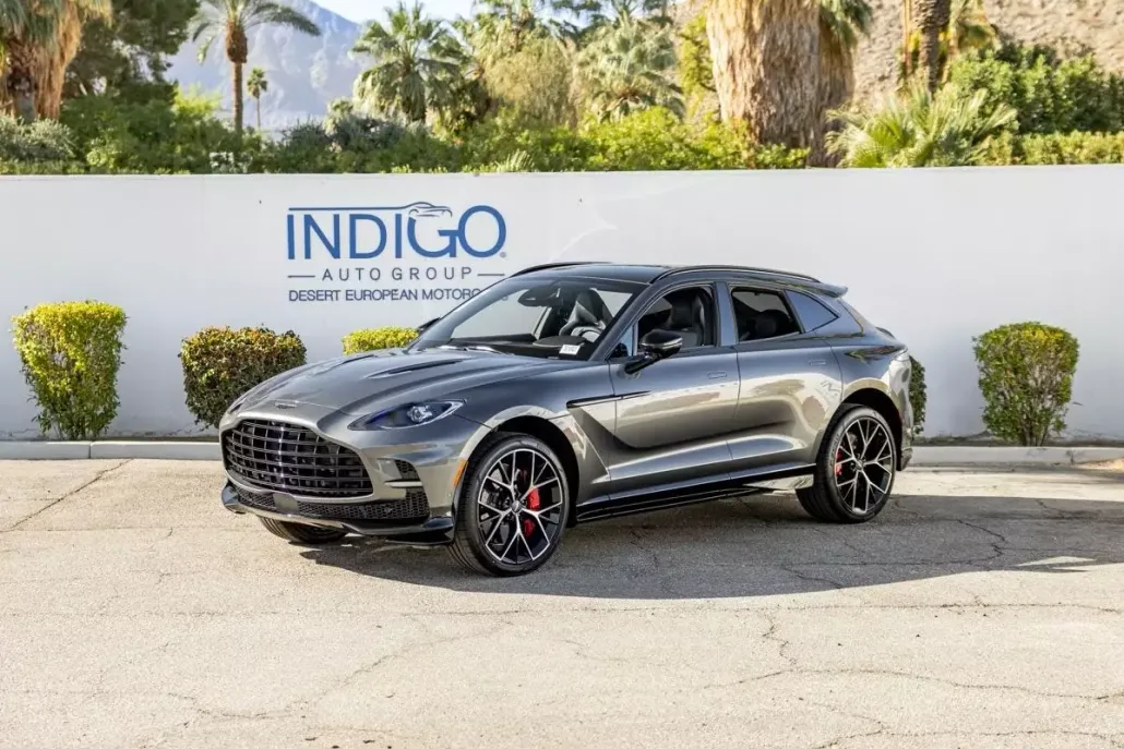 2025 Aston Martin DBX photo 1