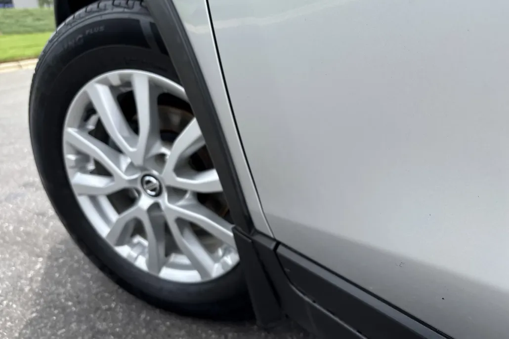 2019 Nissan Rogue SV photo 1