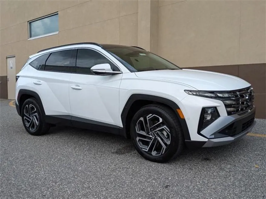 2025 Hyundai Tucson Limited photo 1