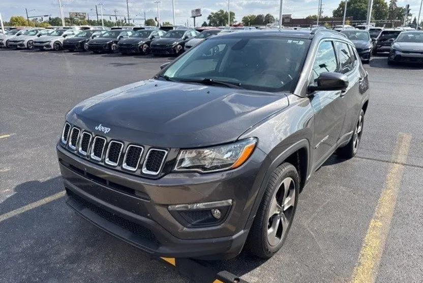 2018 Jeep Compass Latitude photo 1