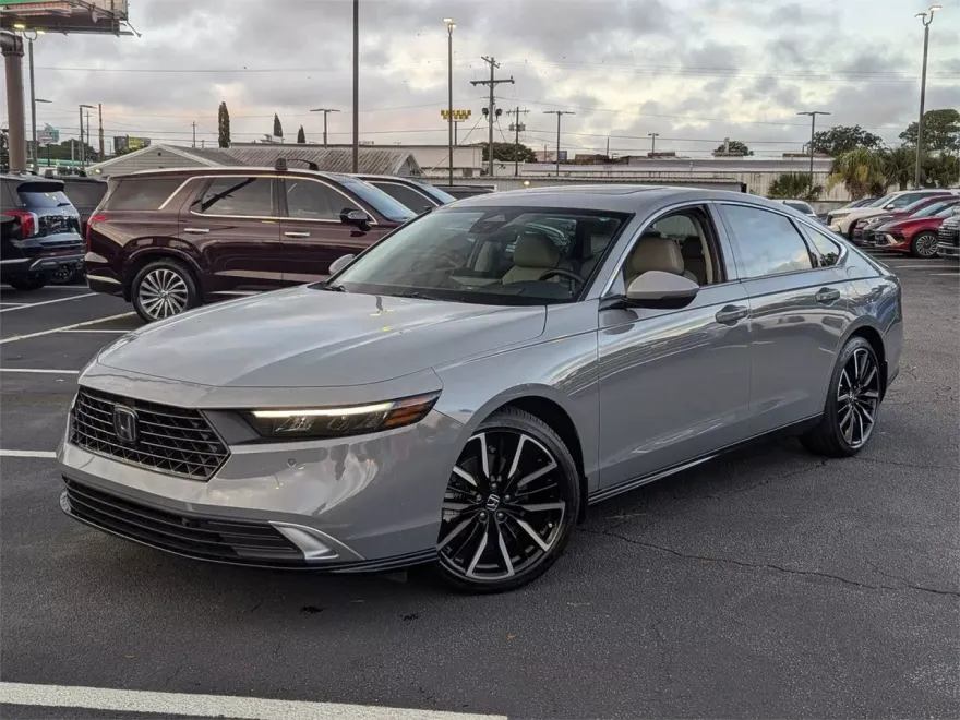 2025 Honda Accord Hybrid Touring photo 1