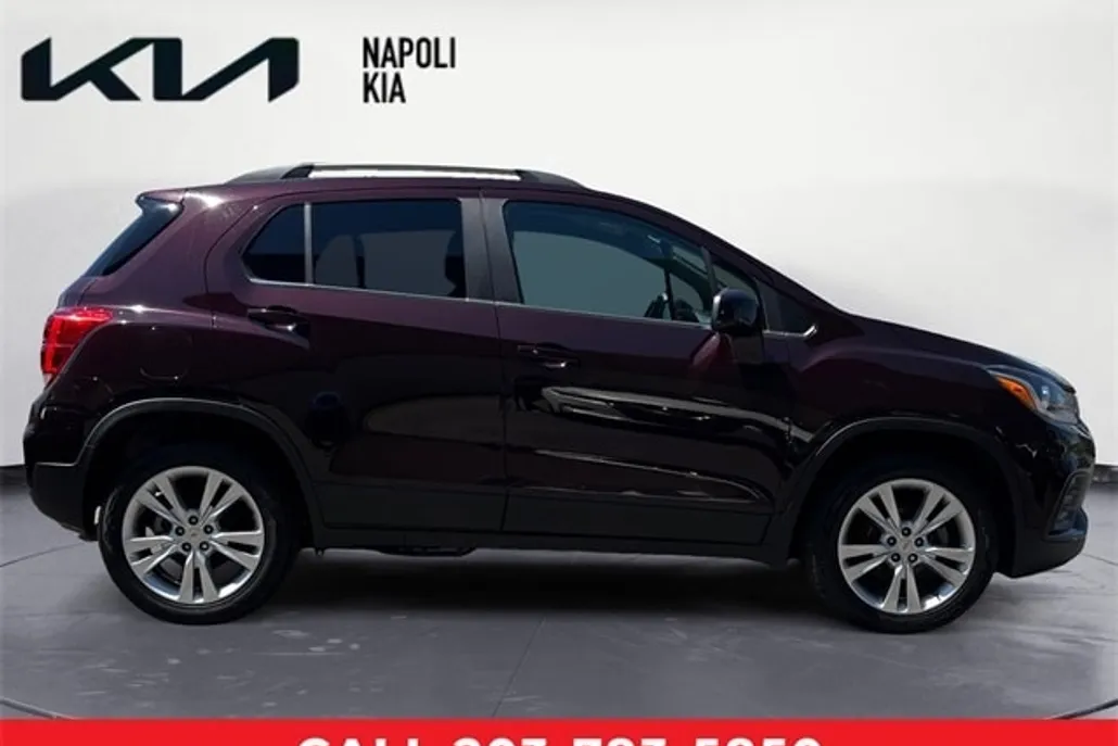 2020 Chevrolet Trax LT photo 1
