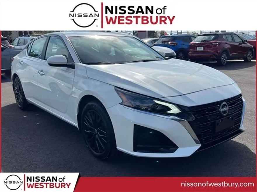 2025 Nissan Altima 2.5 SV photo 1