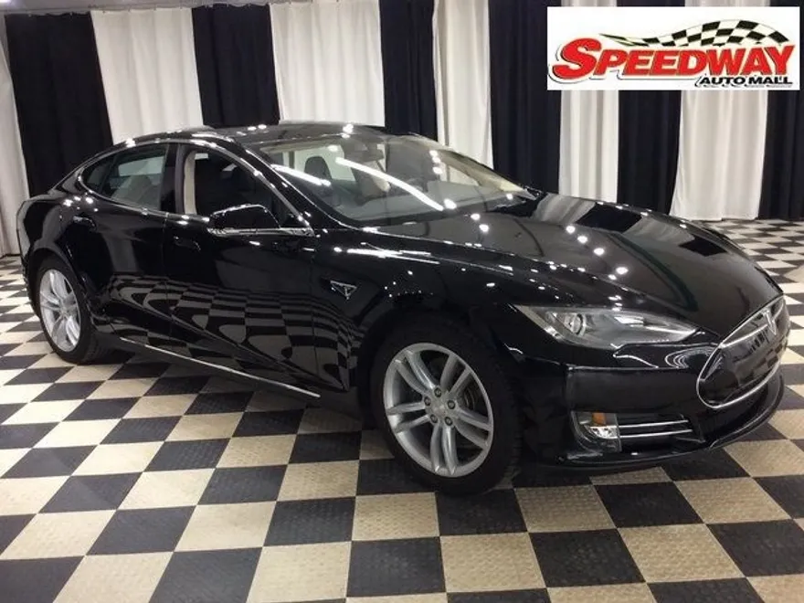 2014 Tesla Model S photo 1