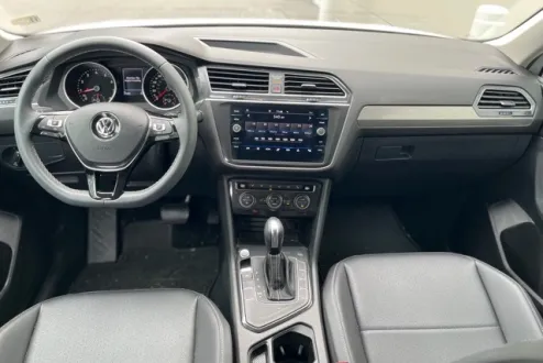 2021 Volkswagen Tiguan SE photo 3