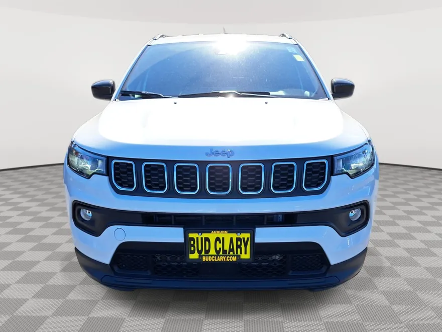 2024 Jeep Compass Latitude photo 1