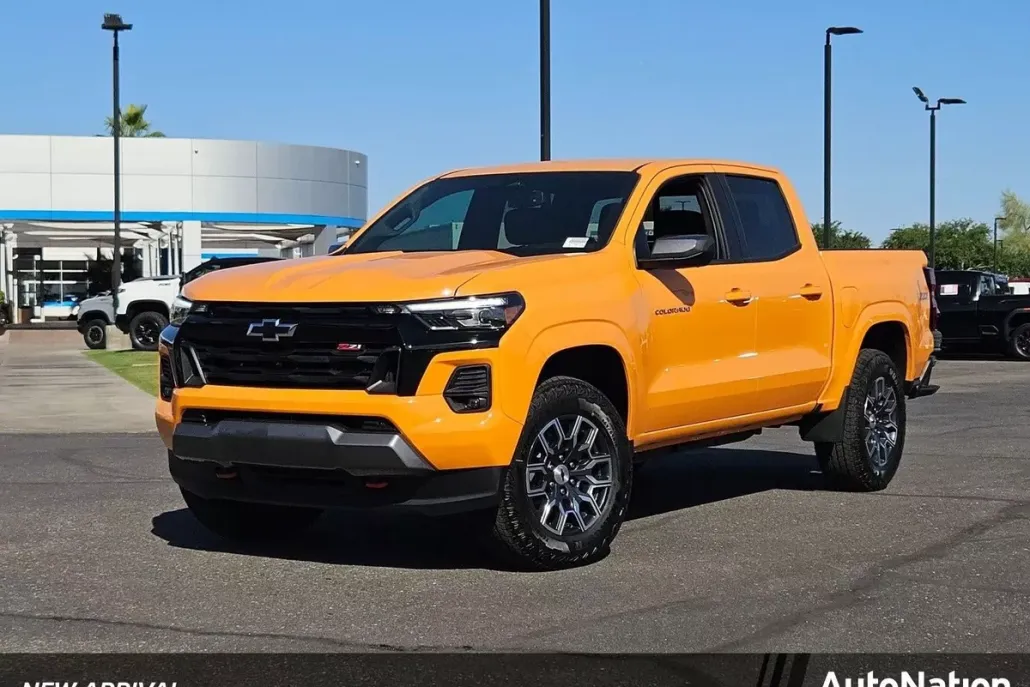 2025 Chevrolet Colorado Z71 photo 1