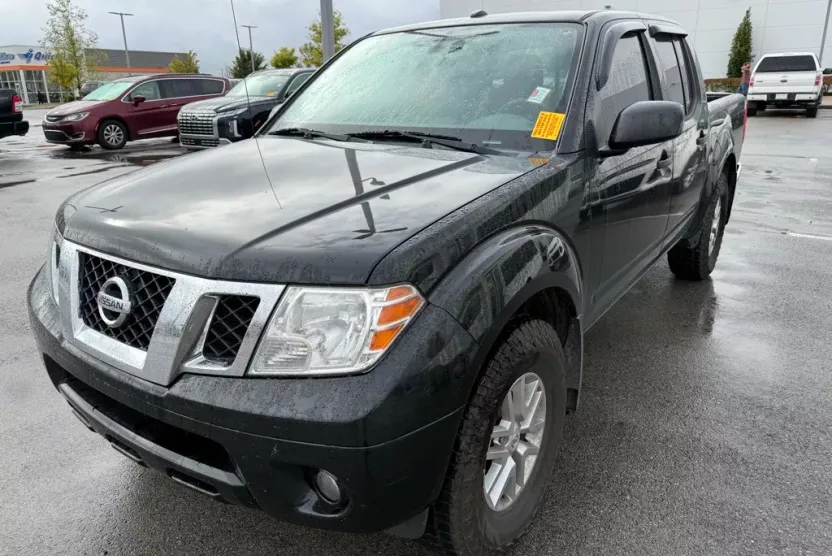 2017 Nissan Frontier SV photo 1