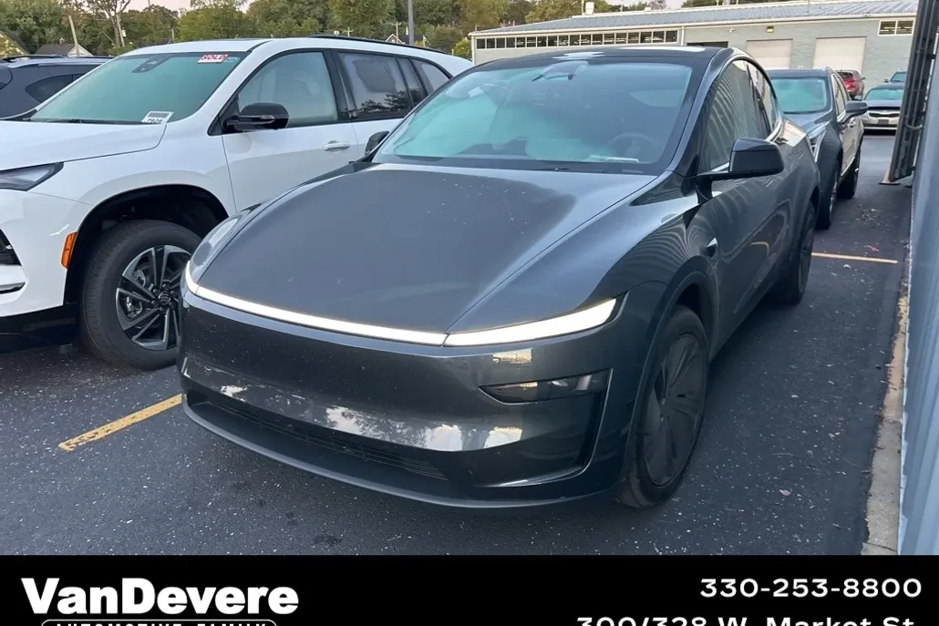 2026 Tesla Model Y Long Range photo 1