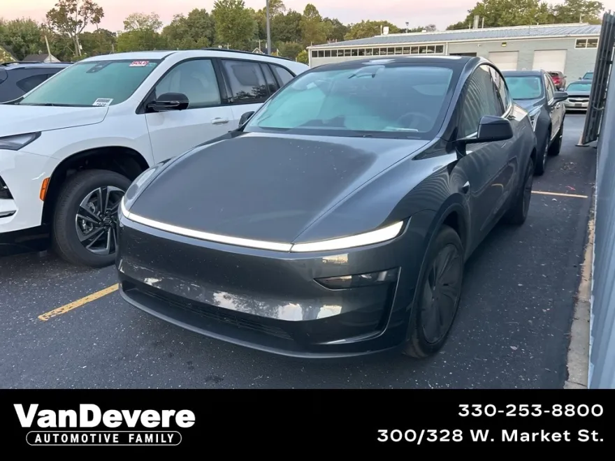2026 Tesla Model Y Long Range photo 1