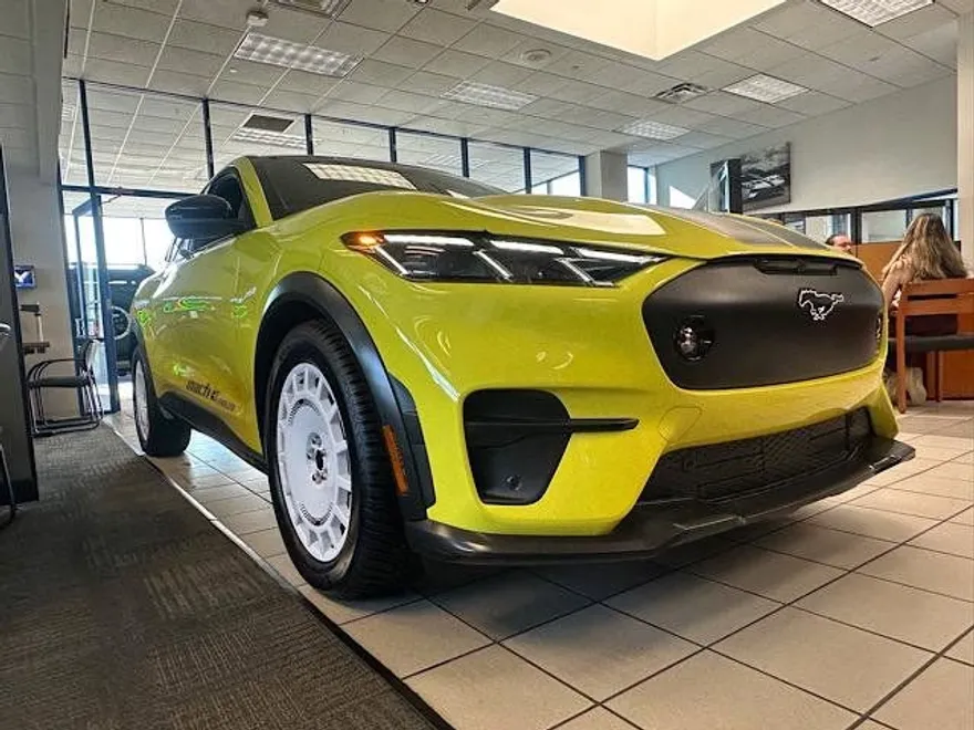 2025 Ford Mustang Mach-E GT photo 1