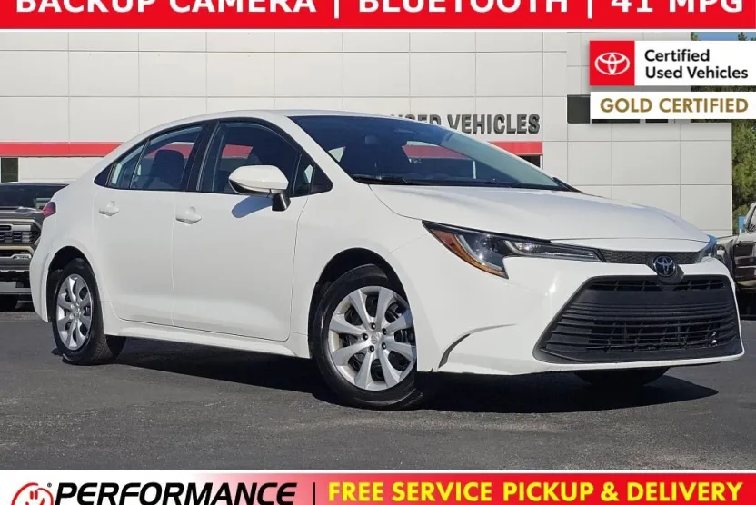 2024 Toyota Corolla LE photo 1