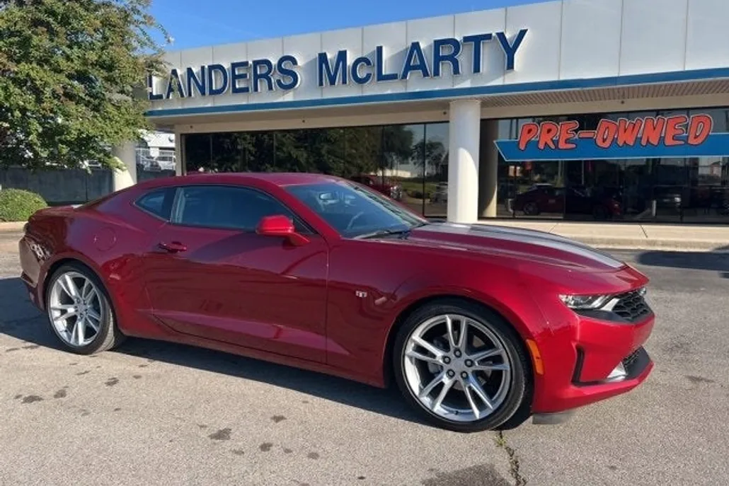 2021 Chevrolet Camaro 2LT photo 1