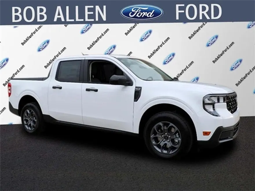 2025 Ford Maverick XLT photo 1