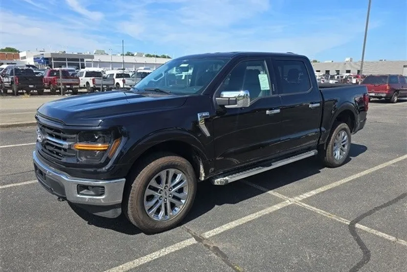 2024 Ford F-150 XLT photo 1