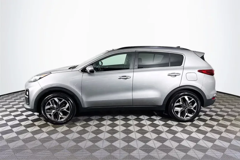 2022 Kia Sportage EX photo 1