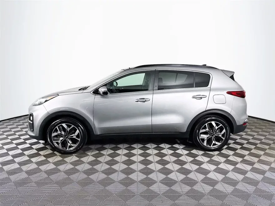 2022 Kia Sportage EX photo 1