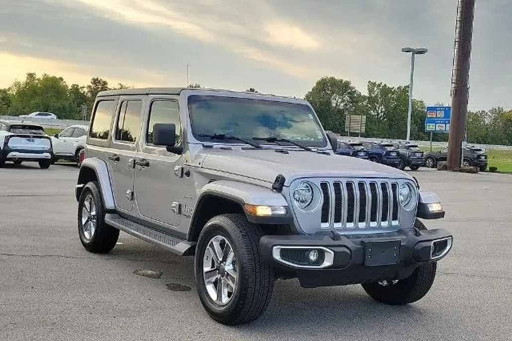 2020 Jeep Wrangler Unlimited Sahara photo 1