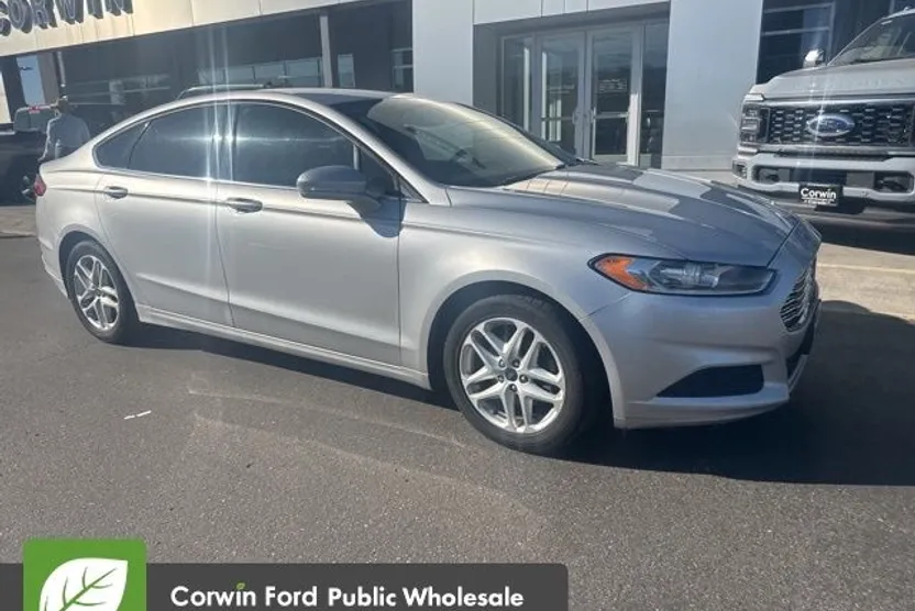 2013 Ford Fusion SE photo 1