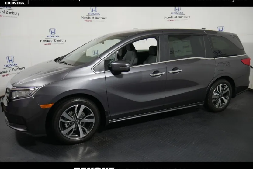 2026 Honda Odyssey Touring photo 1