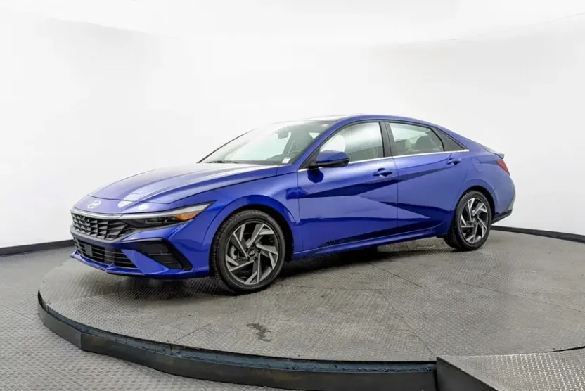 2024 Hyundai Elantra Limited photo 1