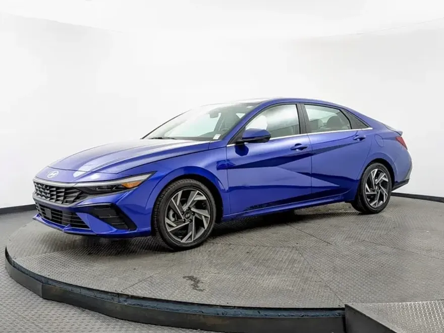 2024 Hyundai Elantra Limited photo 1