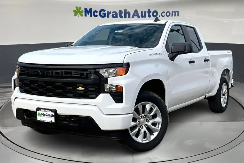 2026 Chevrolet Silverado 1500 Custom photo 1
