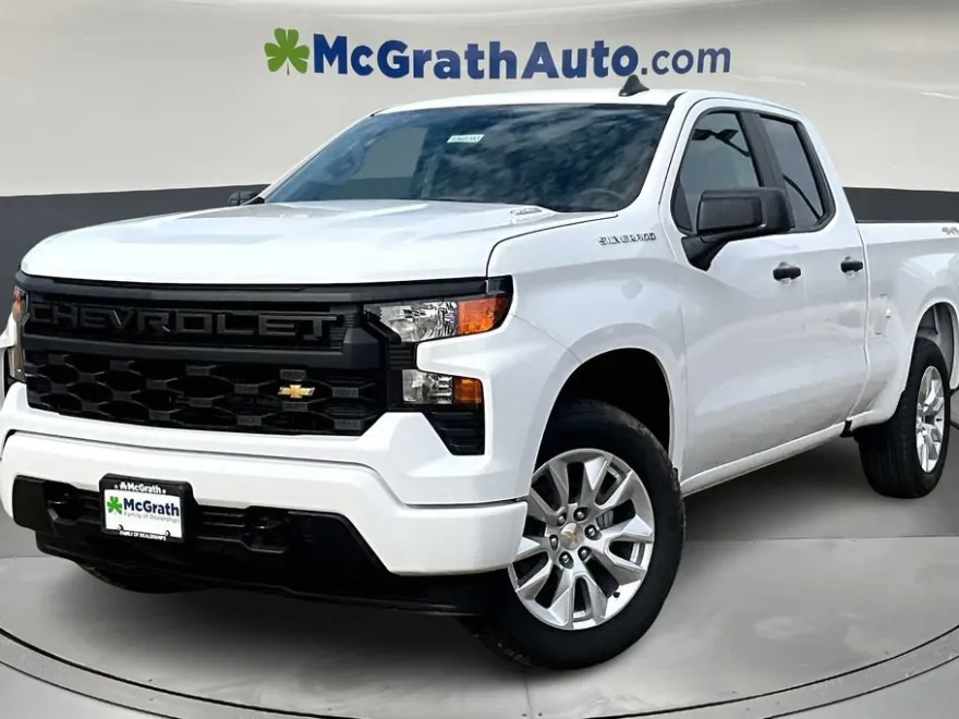 2026 Chevrolet Silverado 1500 Custom photo 1