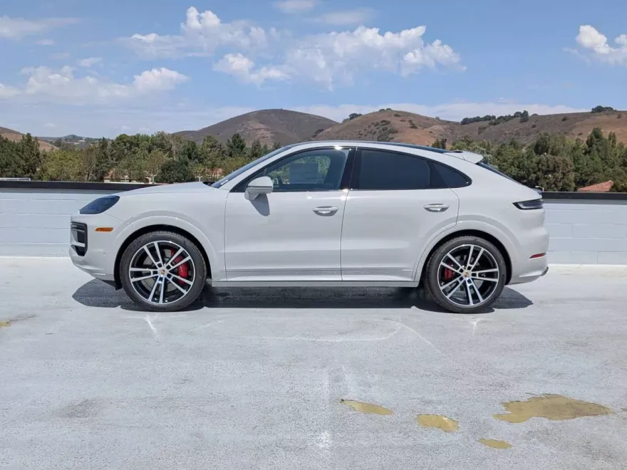 2026 Porsche Cayenne Coupe S photo 1