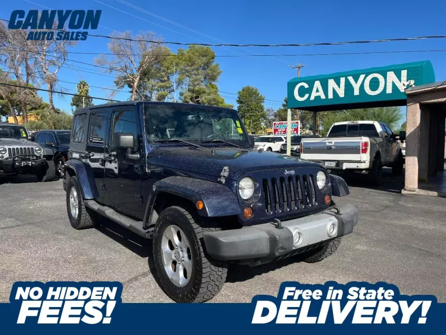 2013 Jeep Wrangler Unlimited Sahara photo 1