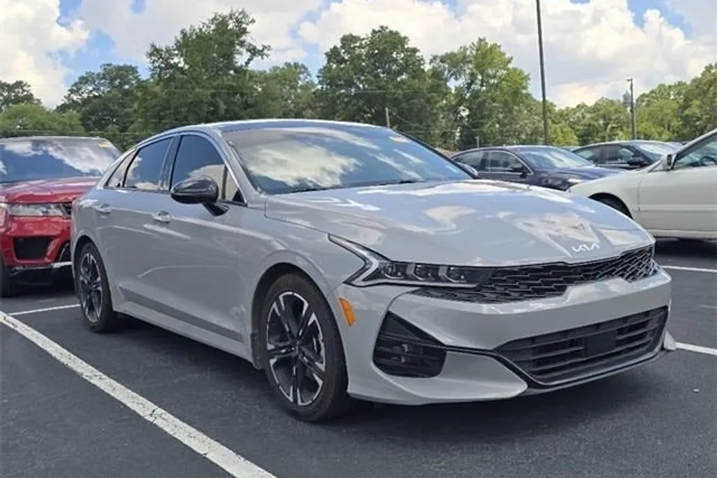 2023 Kia K5 GT-Line photo 1